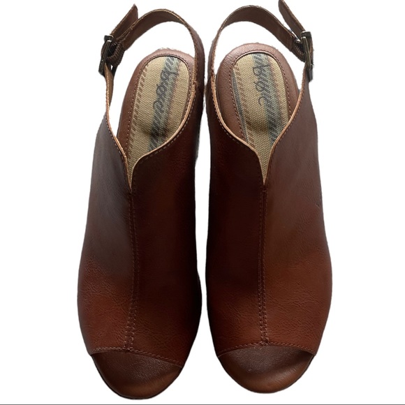 b.ø.c. by Born Sheila Clog Sandals - Picture 5 of 9